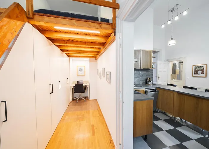 Shining Bright Two Bedroom Next To Andrassy Ave *