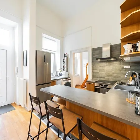 Shining Bright Two Bedroom Next To Andrassy Ave