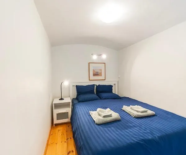 Shining Bright Two Bedroom Next To Andrassy Ave * بودابست