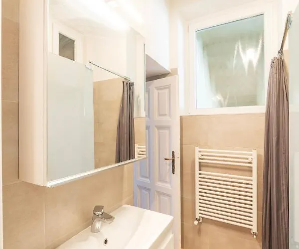 Shining Bright Two Bedroom Next To Andrassy Ave *