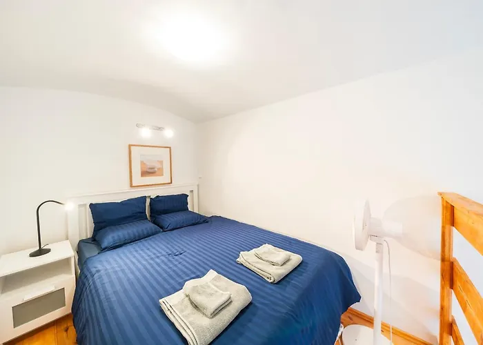 Shining Bright Two Bedroom Next To Andrassy Ave *