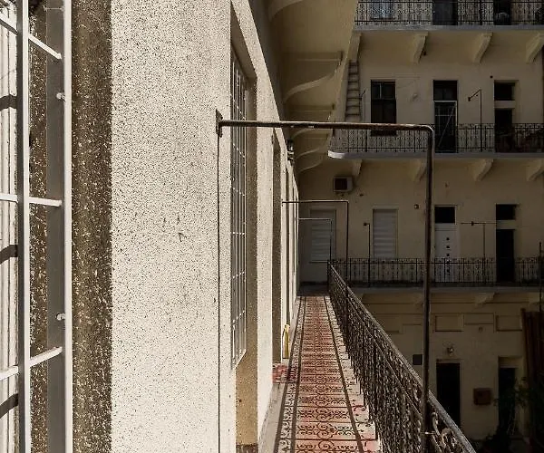 Shining Bright Two Bedroom Next To Andrassy Ave شقة